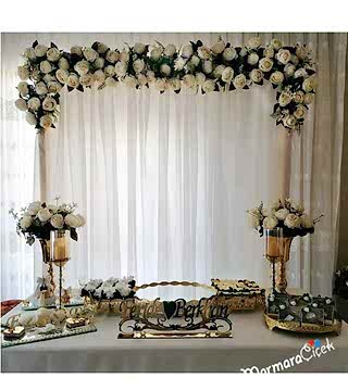 Çiçekli Nişan Masası