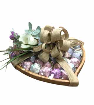 Ahşap Kalpli Nişan Çikolatası