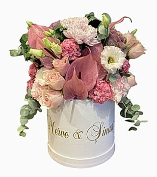 Kutuda İsimli Nişan Çiçeği