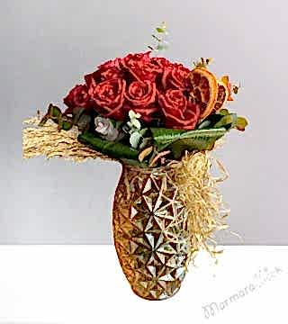 Sevgilime Şık Vazoda Güller